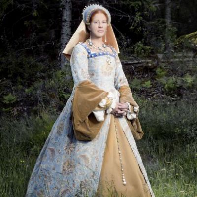 Tudor Gown, del 2